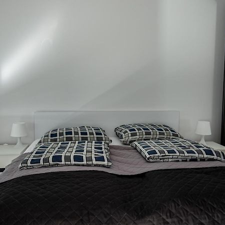 Appartement Apartament Przy Parku Z Duzym Tarasem ,Prywatny Parking à Świnoujście Extérieur photo