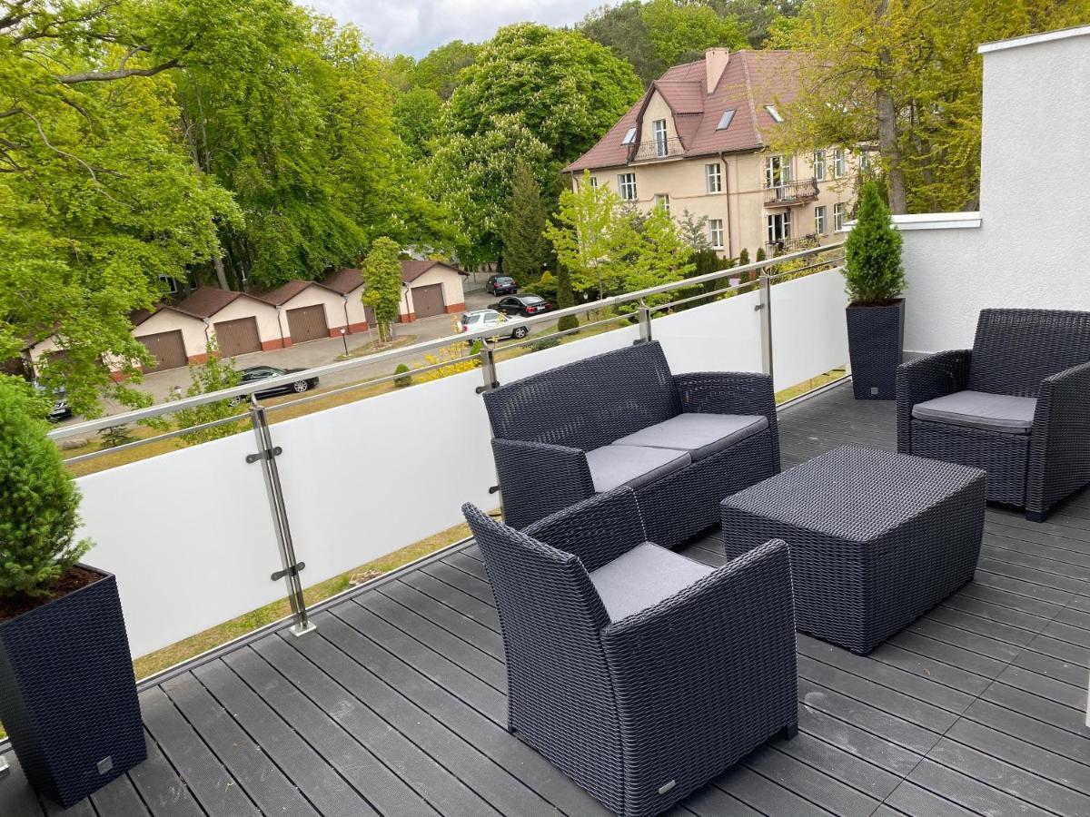 Appartement Apartament Przy Parku Z Duzym Tarasem ,Prywatny Parking à Świnoujście Extérieur photo